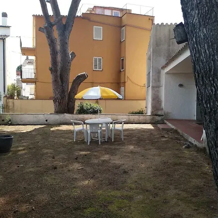 House In Garden And Parking Dom wakacyjny Llafranc